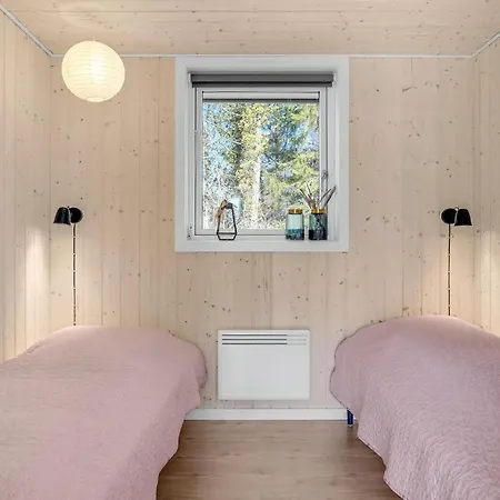 Holiday home 3 Bedroom Beautiful In Glesborg