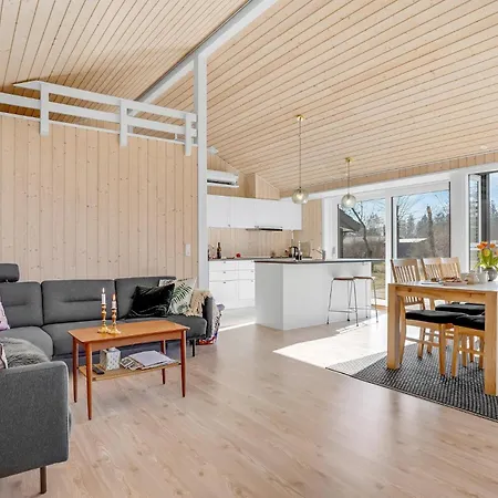 3 Bedroom Beautiful In * Glesborg