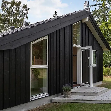 Holiday home 3 Bedroom Beautiful In Glesborg