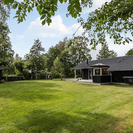3 Bedroom Beautiful In Holiday home *