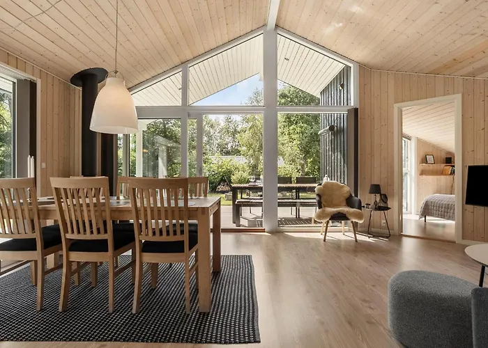 3 Bedroom Beautiful In * Glesborg
