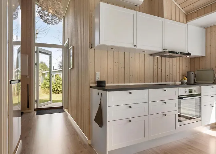 3 Bedroom Beautiful In * Glesborg
