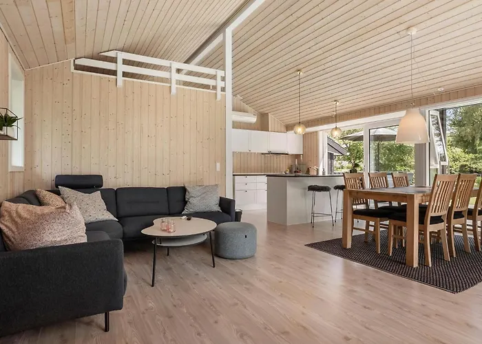 3 Bedroom Beautiful In בית נופש Glesborg